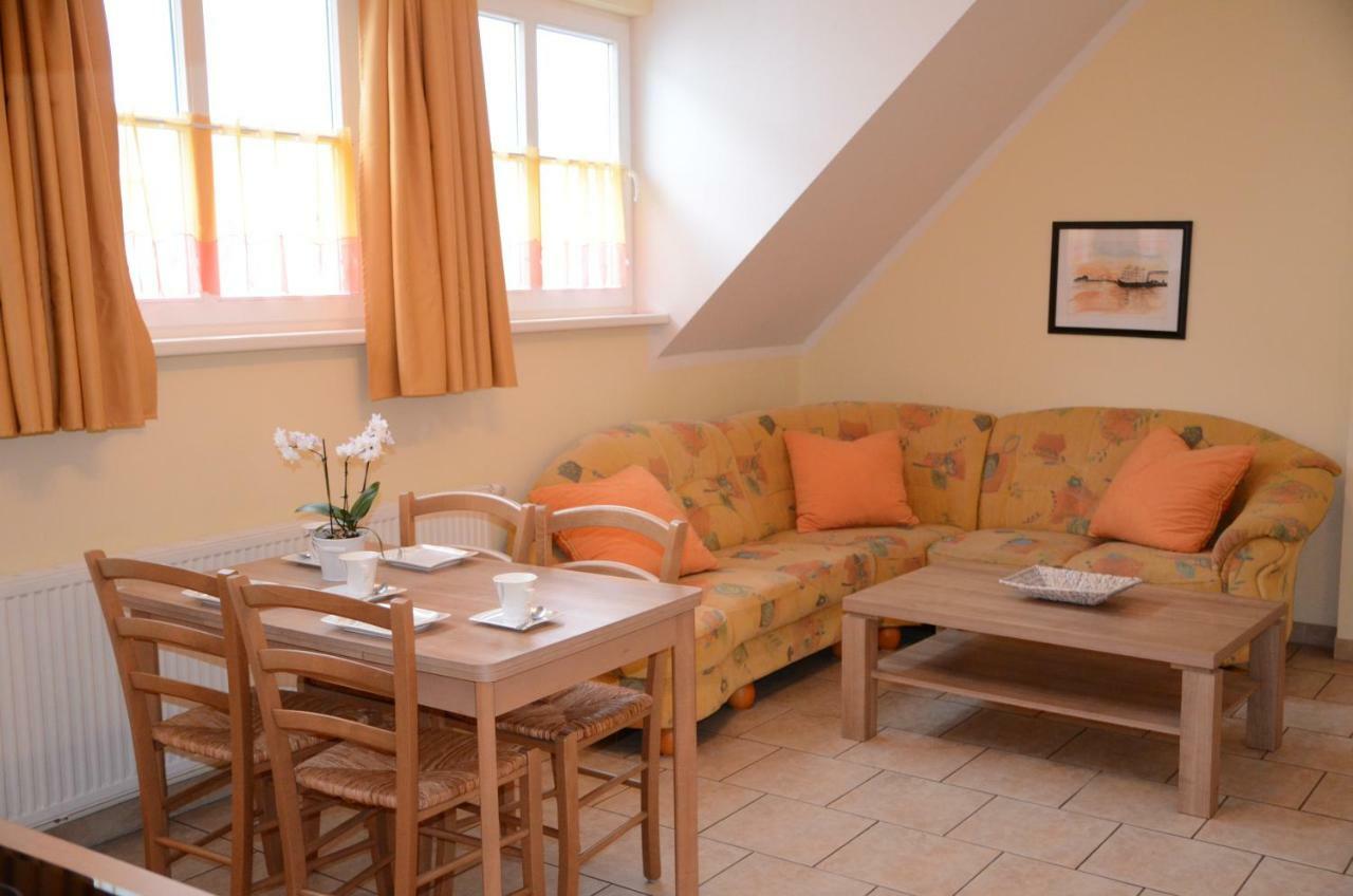 Ferienresidenz Am Strom Apartment Росток Екстериор снимка