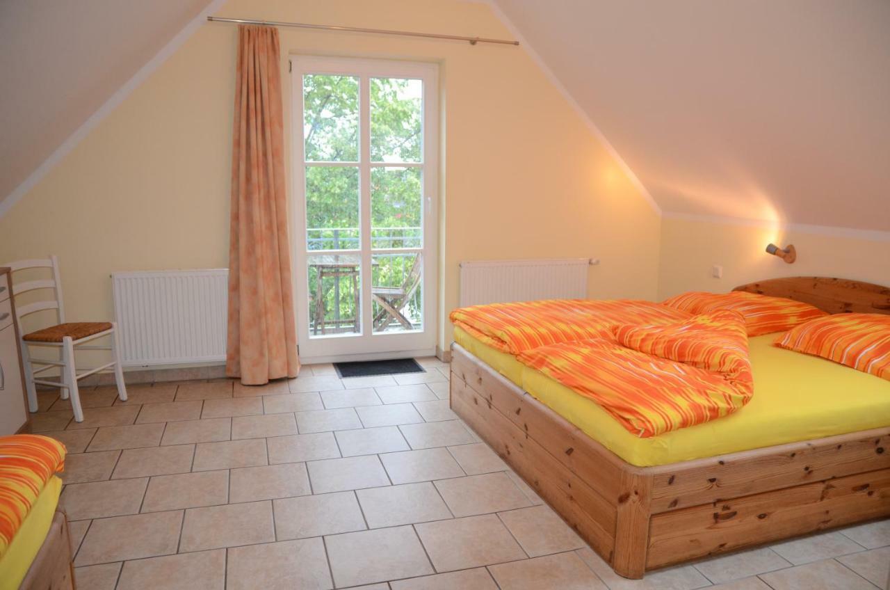 Ferienresidenz Am Strom Apartment Росток Екстериор снимка